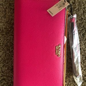 VS Wristlet Wallet